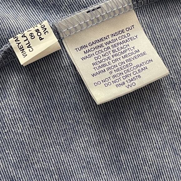 Vineyard Vines Edgartown Blue Whale Hooded Pull-over Top Medium (12-14) - Picture 4 of 5